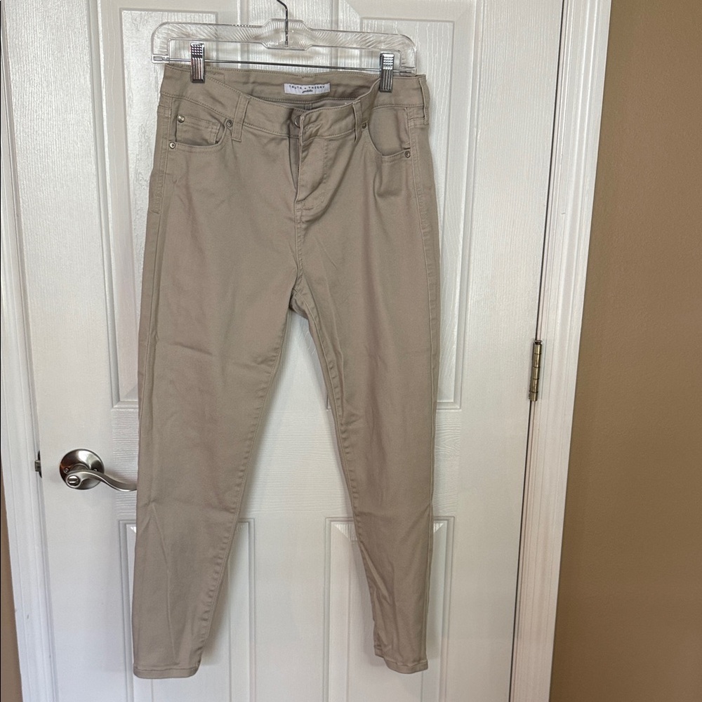 Women’s Skinny Jeans in Light Beige - Stretch Slim Fit - Picture 3 of 5